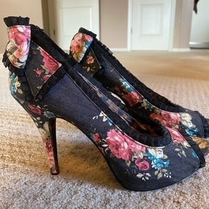 Betsy Johnson Heels 9.5
